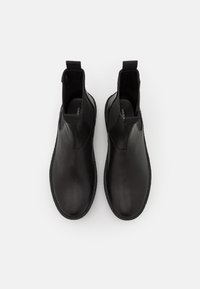 Vagabond FRED - Botas clássicas de cano curto - black