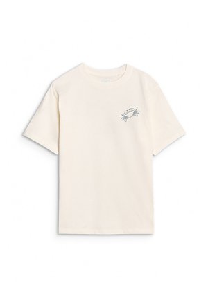 Prosty kremowobiały t-shirt z krótkim rękawem z małym czarnym nadrukiem kraba na górnej lewej części klatki piersiowej.