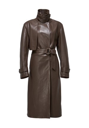 Bruin leren trenchcoat met een hoge kraag, een ceintuur in de taille en brede manchetten. Kenmerkt zich door een gladde textuur en een op maat gemaakte silhoutte.