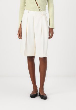 Good American Short - cloud white
