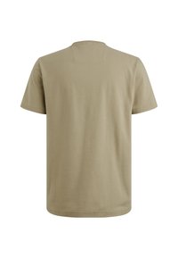 Camiseta de algodón color caqui con Manga Corta, cuello redondo y espalda lisa. Textura suave, ajuste estándar, sin logotipos ni patrones visibles.
