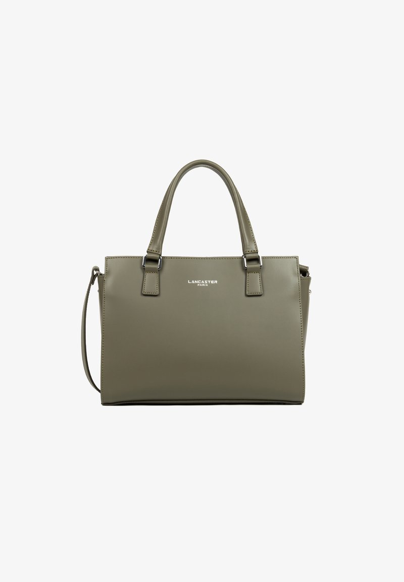 Borsa a mano verde oliva con due manici superiori e una tracolla removibile. Nome del marchio "Lancaster Paris" ben visibile sul davanti.