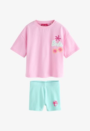 Next, REGULAR FIT - BARBIE SHORT SLEEVE T-SHIRT AND CYCLE SHORTS SET . - Šortky - pink