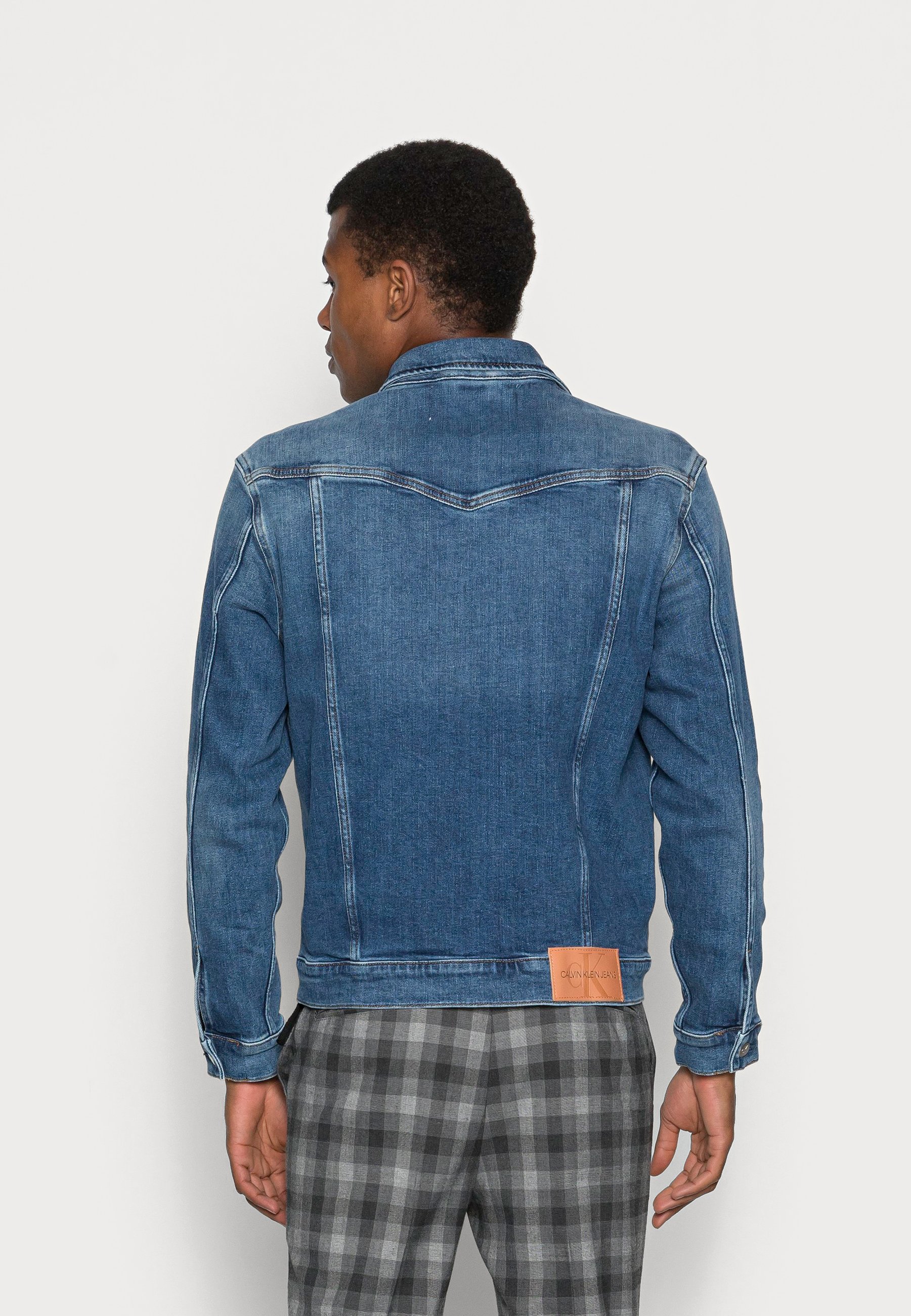 Calvin Klein Jeans FOUNDATION SLIM JACKET - Denim jacket - mid blue/blue  denim - Zalando.ie
