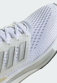 adidas Performance EQ21 biały