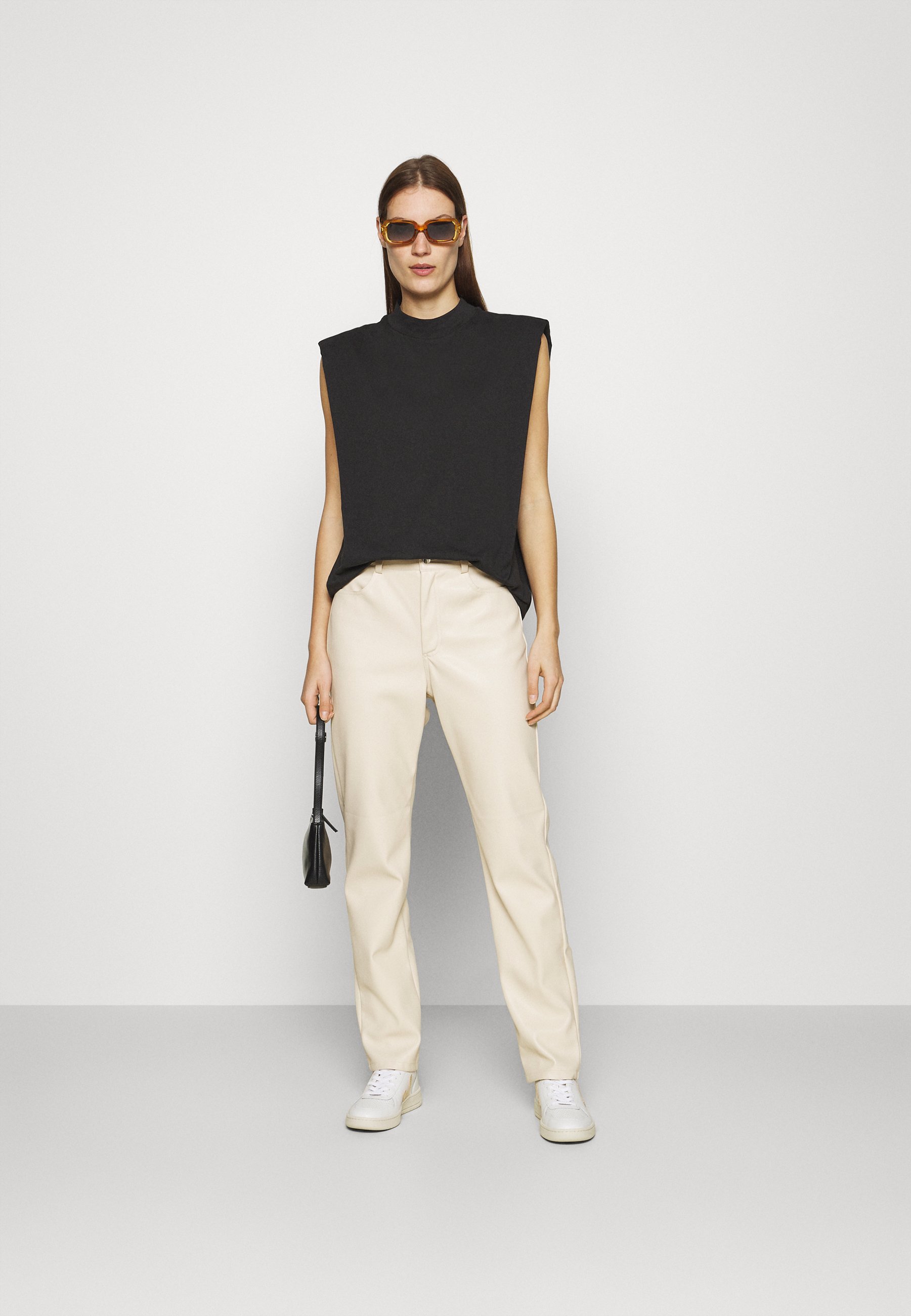 Selected Femme SLFLEANNE PADDED TEE - T-shirt con stampa - black/nero -  Zalando.it