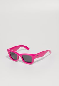 Unselected, fucsia