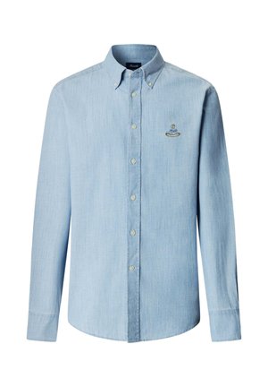 Jasnoniebieska koszula z długim rękawem zapinana na guziki, z kołnierzykiem zapinanym na guziki i małym wyszywanym logo na lewej piersi.