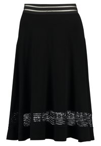 Falda negra en línea A con una ancha cinturilla de rayas plateadas y un panel de encaje horizontal cerca del dobladillo.