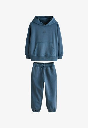 Blå fleece hoodie og matchende sweatpants sæt med forlomme og elastiske manchetter til afslappet brug.