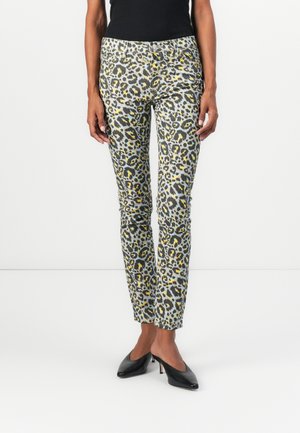 Leopardenmuster-Hosen in Grau-, Schwarz- und Gelbtönen. Slim-Fit-Design mit fünf Taschen und einem silberfarbenen Knopfdetail.