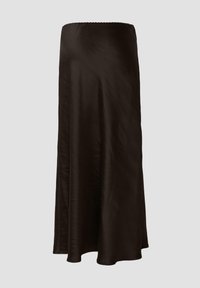 Jupe longue en satin marron foncé avec une légère évasement et une texture lisse, présentée sur un fond clair et uni.