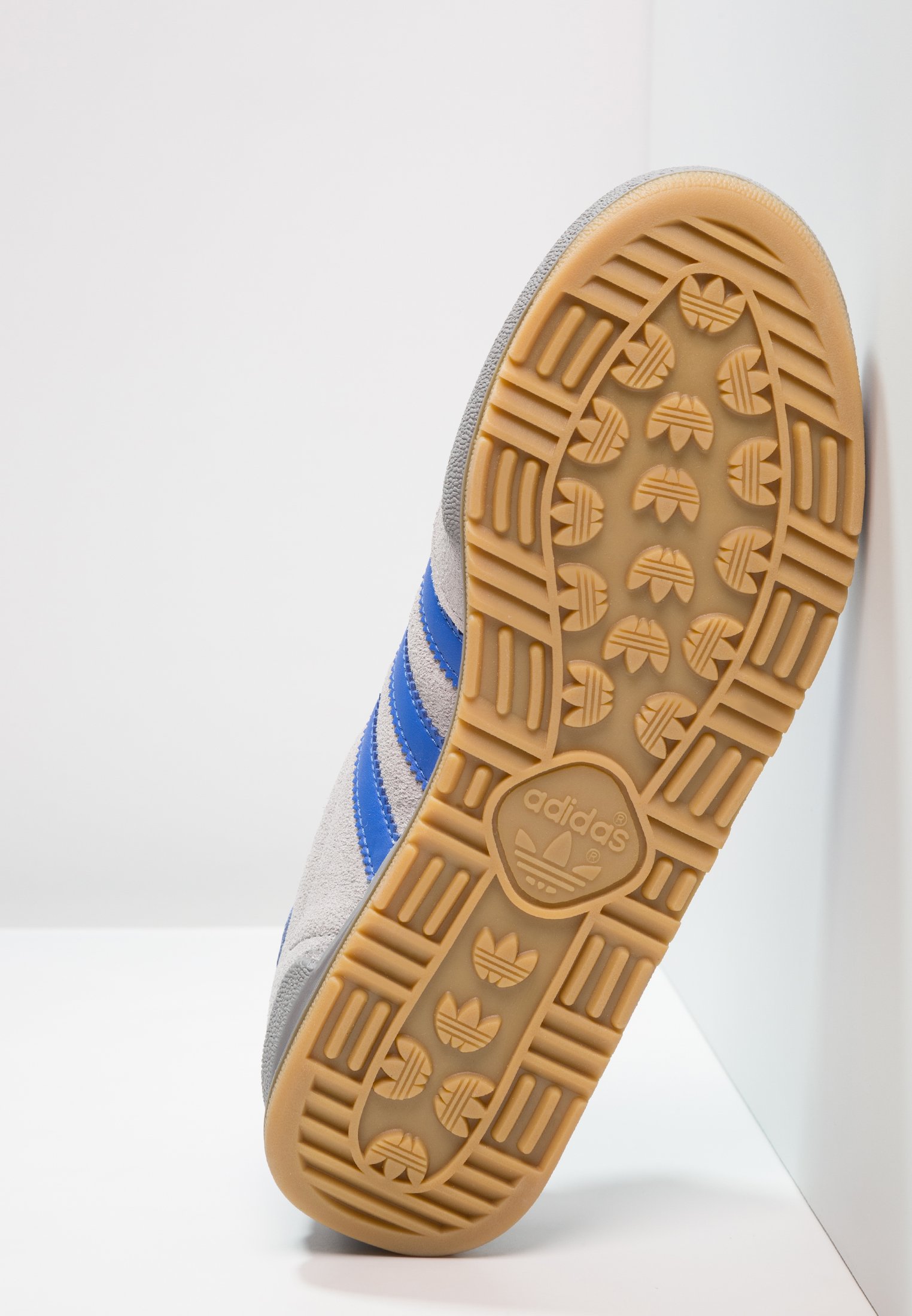 adidas jeans trainers grey and red