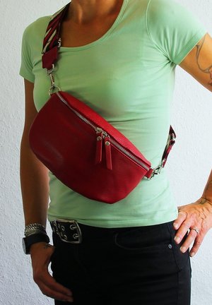 DrachenLeder Gürteltasche - rot mehrfarbig