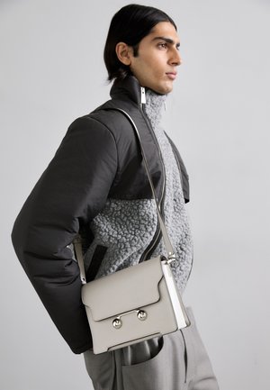 Marni SHOULDER BAG MEDIUM UNISEX - Olkalaukku - atmosphere