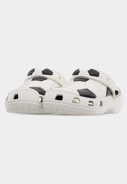 Crocs CLASSIC SOCCER BALL UNISEX - Mules - white/black — foto 3