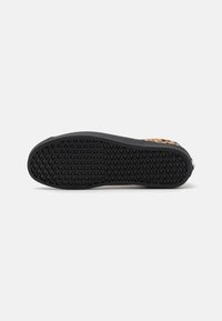 Vans SPORT LOW UNISEX - Športni copati - black