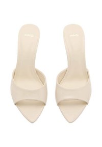 Mule beige aperte con punta affusolata, tomaia sintetica liscia e una larga fascia sul collo del piede. Design elegante e minimalista con tacco a stiletto.