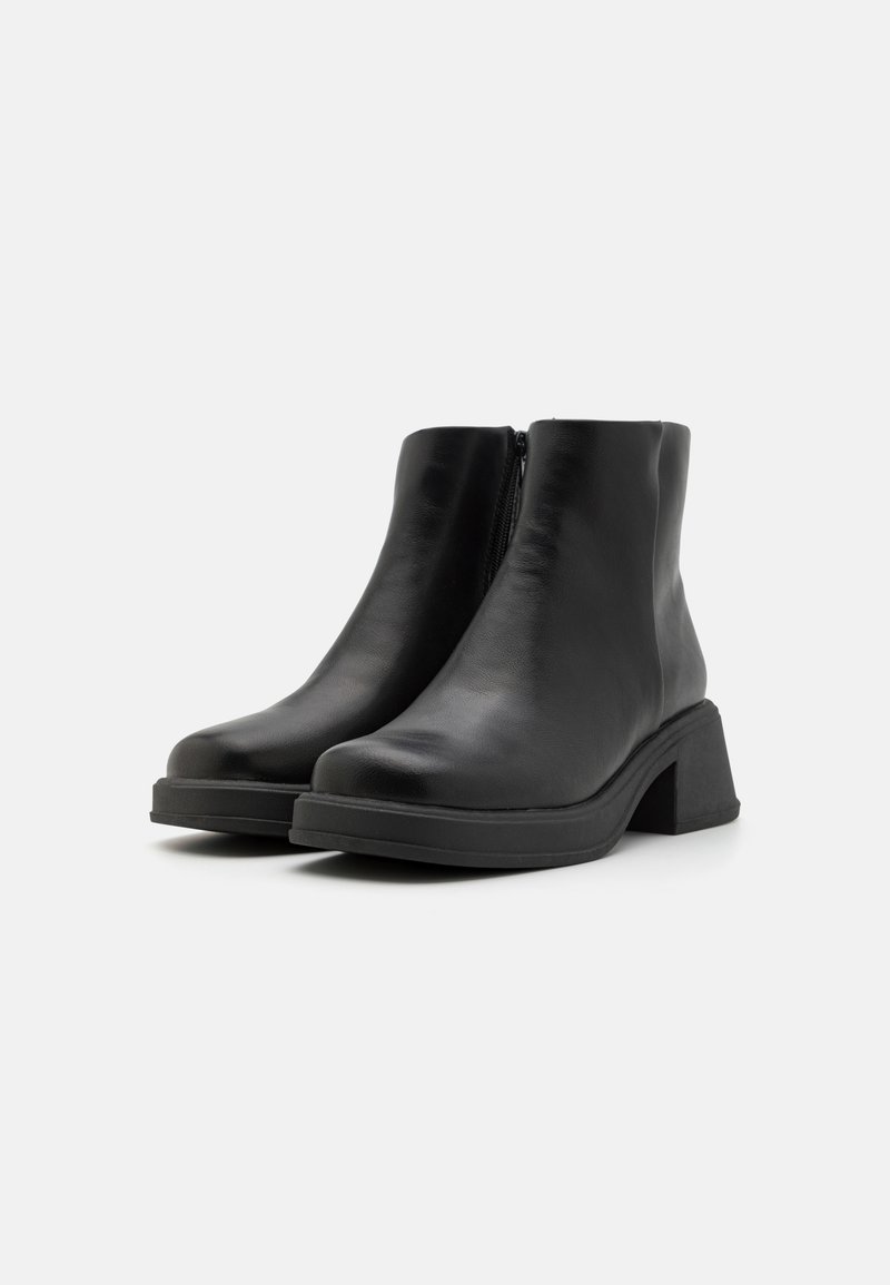 L'ARIANNA Stivaletti TR1556 in pelle senape con tacco alto e plateau con zip lat