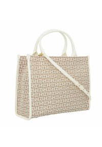 Borsa tote in tessuto beige con motivo a logo bianco, dotata di manici superiori doppi e una tracolla rimovibile. Gli accessori in oro completano il design.