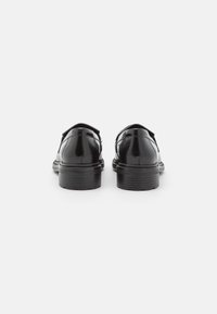 Geox D WALK PLEASURE - Scarpe senza lacci - black
