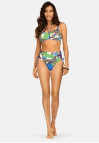Dwuczęściowy bikini w kwiecisty i paisley wzór w kolorach. Górna część ma regulowane ramiączka, a dolna część z wysokim stanem posiada troczki.