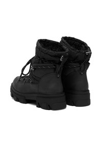 Melni potītes zābaki ar kvadrātveida neilona augšdaļu, teksturētu gumijas zoli un regulējamu sašūšanu. Rūpīgi mīkstināta apkakle uzlabo komfortu.