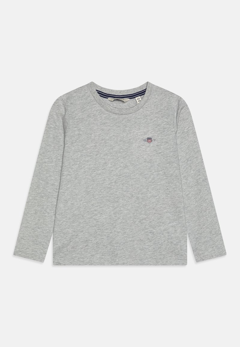 Grå langermet t-skjorte i myk, teksturert stoff; rund hals med et marineblått stripete bånd innvendig; har en liten brodert logo på brystet.