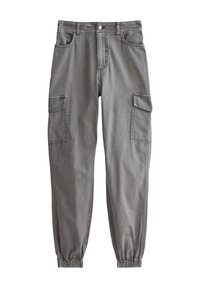 Graue Denim-Cargohosen mit elastischen Bündchen, vorderem Knopf- und Reißverschluss, seitlichen Klappentaschen und vorderen Hüfttaschen.
