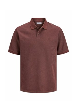 Hnedé textúrované polo s krátkym rukávom, golierom, dvoma gombíkmi a malým vyšívaným logom na ľavej strane hrudníka.