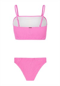 Rúžový bikiny set s textúrovaným topom typu bralette s nastaviteľnými ramienkami a zodpovedajúcimi nízko pásovými spodkami, oba v jednoliatej farbe.