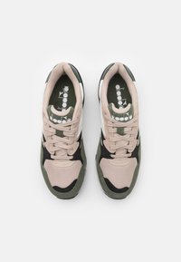 Diadora N902 UNISEX - Trainers - beige oxford