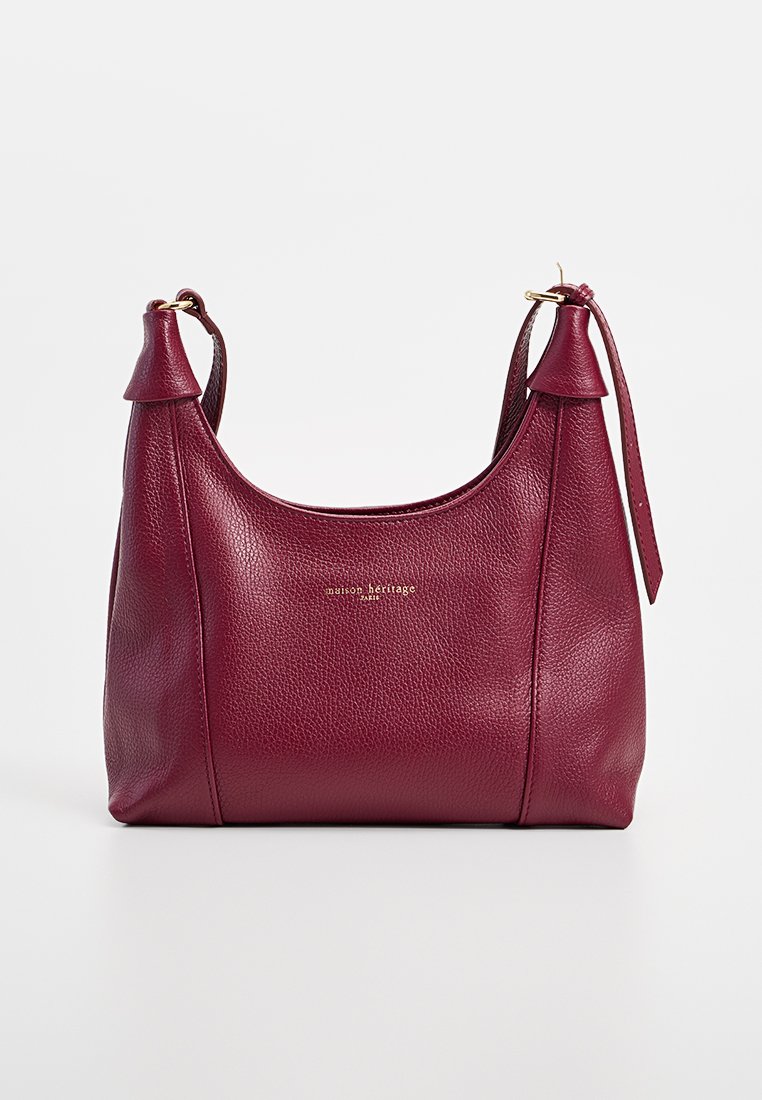 Sac à épaule en cuir texturé bourgogne avec accents de fermoir dorés et logo embossé "maison heritage Paris" à l'avant.
