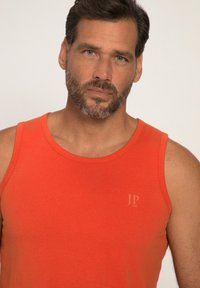 JP1880 TANK ÄRMELLOS RUNDHALS - Unterhemd/-shirt - dunkelorange