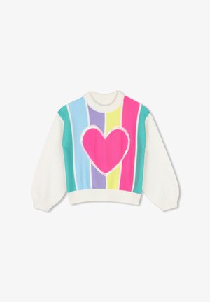 Hvid sweater med farverige lodrette striber og et stort lyserødt hjerte i midten, med lange ærmer og rund halsudskæring.