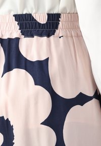 Marimekko ERANTO UNIKKO - Tygbyxor - light pink, dark navy