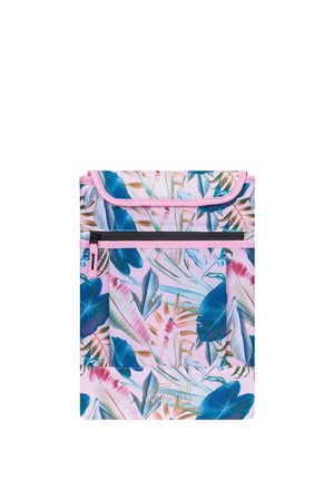 Pouzdro na notebook s růžovým lemováním, přední kapsou na zip a tropickým listovým vzorem v modrých, zelených a růžových tónech na světlém pozadí.
