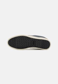 Etnies JAMESON 2 ECO - Sportcipő - black/dark grey/gold