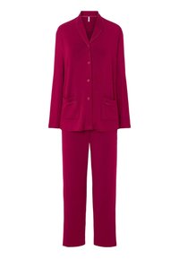 Conjunto de pijama en fucsia intenso con parte superior de botones de manga larga que presenta dos bolsillos y pantalones rectos a juego, fabricado en un tejido suave y liso.