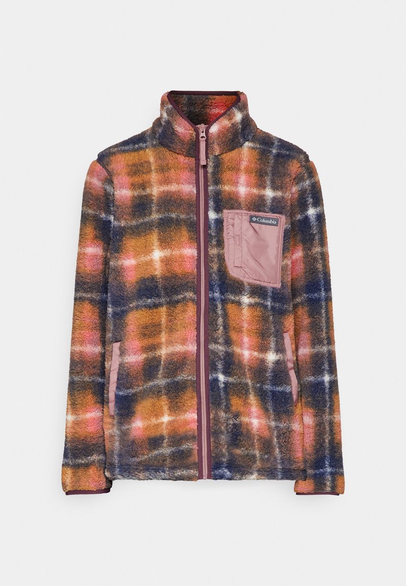 Veste en polaire avec fermeture éclair à l'avant, présentant un motif à carreaux orange, bleu et rose. Comprend une poche avec un logo et des accents contrastés.