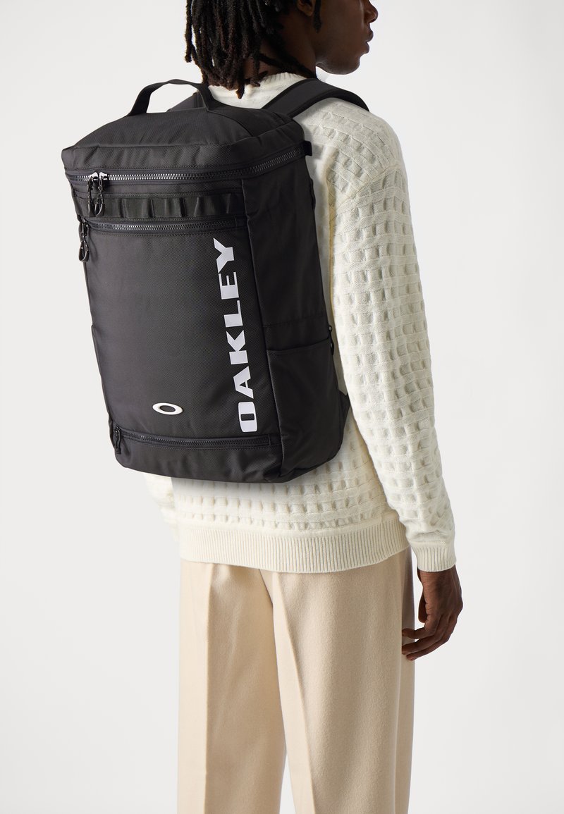 Oakley - ENHANCE BOXPACK L 8.0 UNISEX - Rucksack - black/white, Enlarge