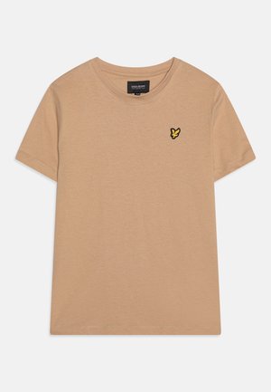 Beige T-shirt med korte ærmer og rund halsudskæring med en lille gul og sort fuglelogo på venstre bryst.