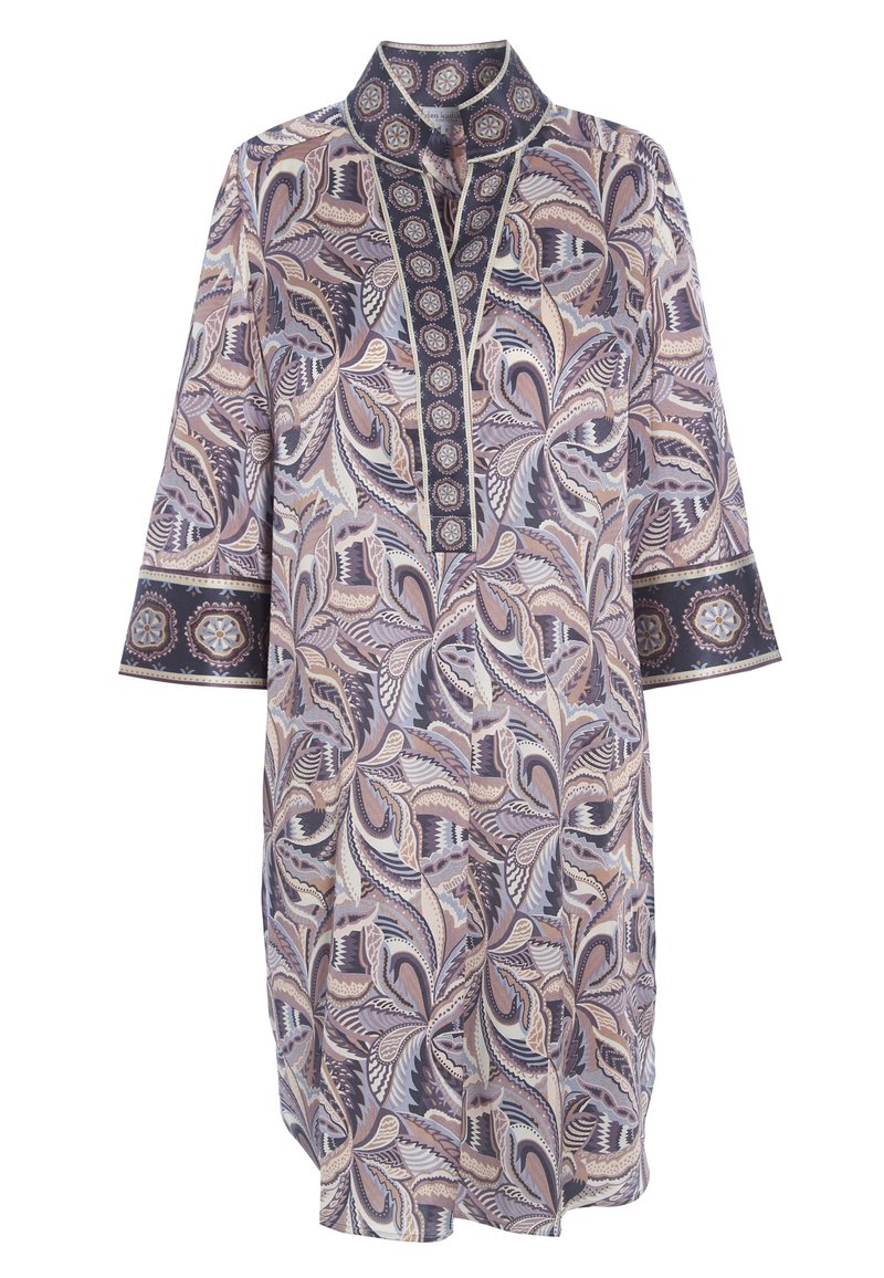 Długa tunika zapinana na guziki w wielokolorowy wzór liści, z kołnierzem na stojąco i rękawami do łokcia z kontrastowymi wykończeniami.