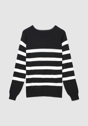 Schwarz-weiß gestreifter Pullover mit langen Ärmeln, gerippten Bündchen und rundem Halsausschnitt. Der Stoff wirkt weich und gestrickt.