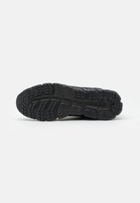ASICS GEL-QUANTUM 90 3 - Hardloopschoenen voor op de weg - black