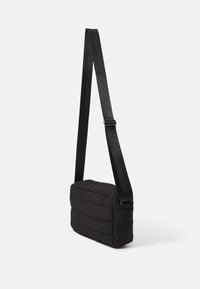 MSCH Copenhagen ICON CROSSOVER BAG KEY - Cross body bag - black