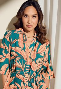 Myleene Klass - Sukienka koszulowa