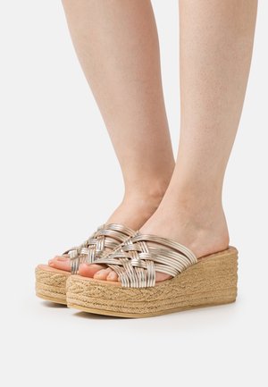 mtng, Mules à talons - gold-coloured