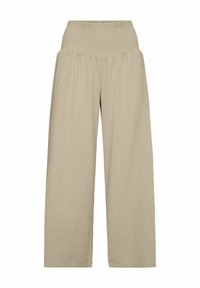 Pantaloni beige a gamba larga con una vita alta arricciata, realizzati in un tessuto leggero con una texture liscia e senza motivi visibili.