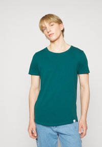 Lee SHAPED TEE - T-shirt básica - esmeralda